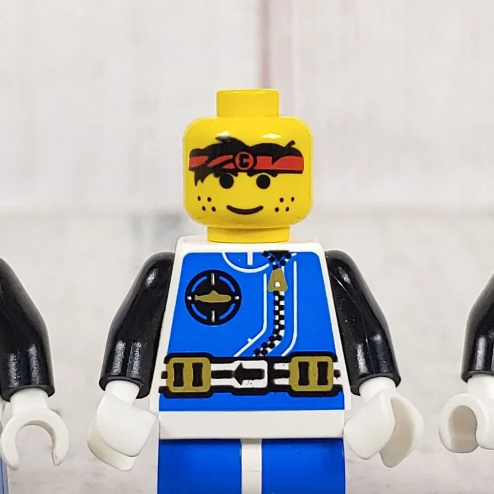 Lot 4 LEGO Aquazone Minifigures - Aquanaut 6175, 6195, 1822, 6125 Diver - Aqu001